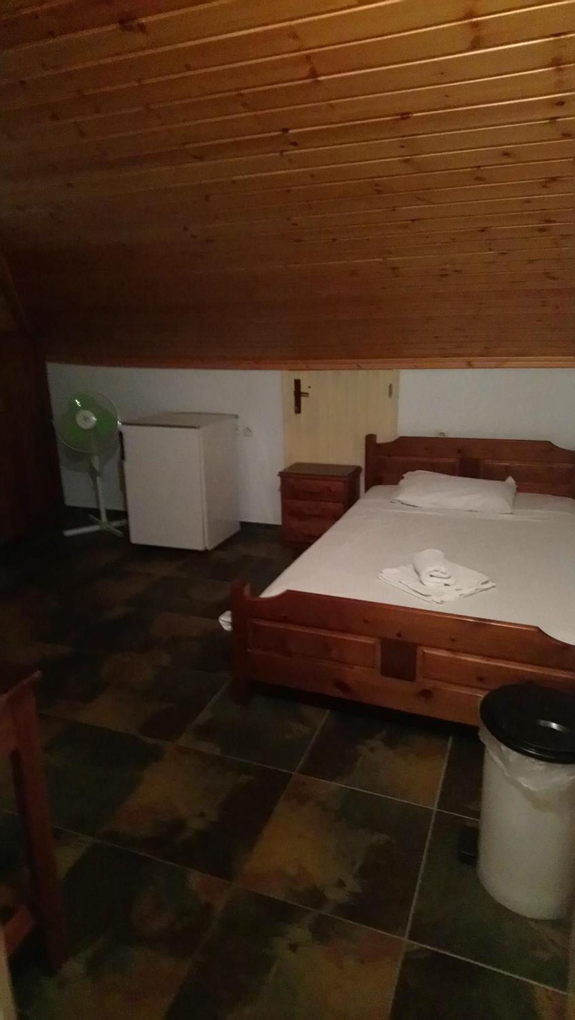 Kiwi Kastle Aparthotel Néa Fókaia Екстериор снимка