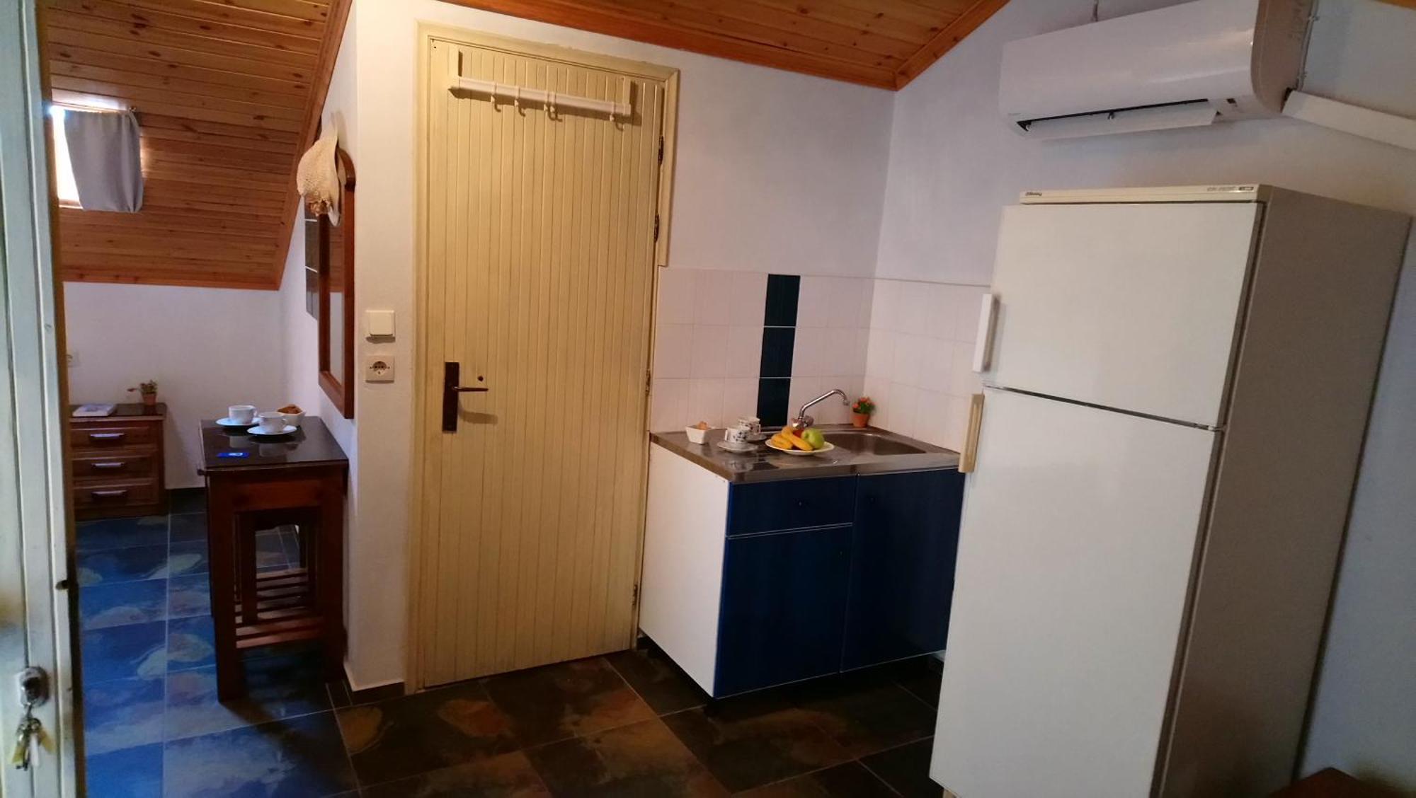 Kiwi Kastle Aparthotel Néa Fókaia Екстериор снимка