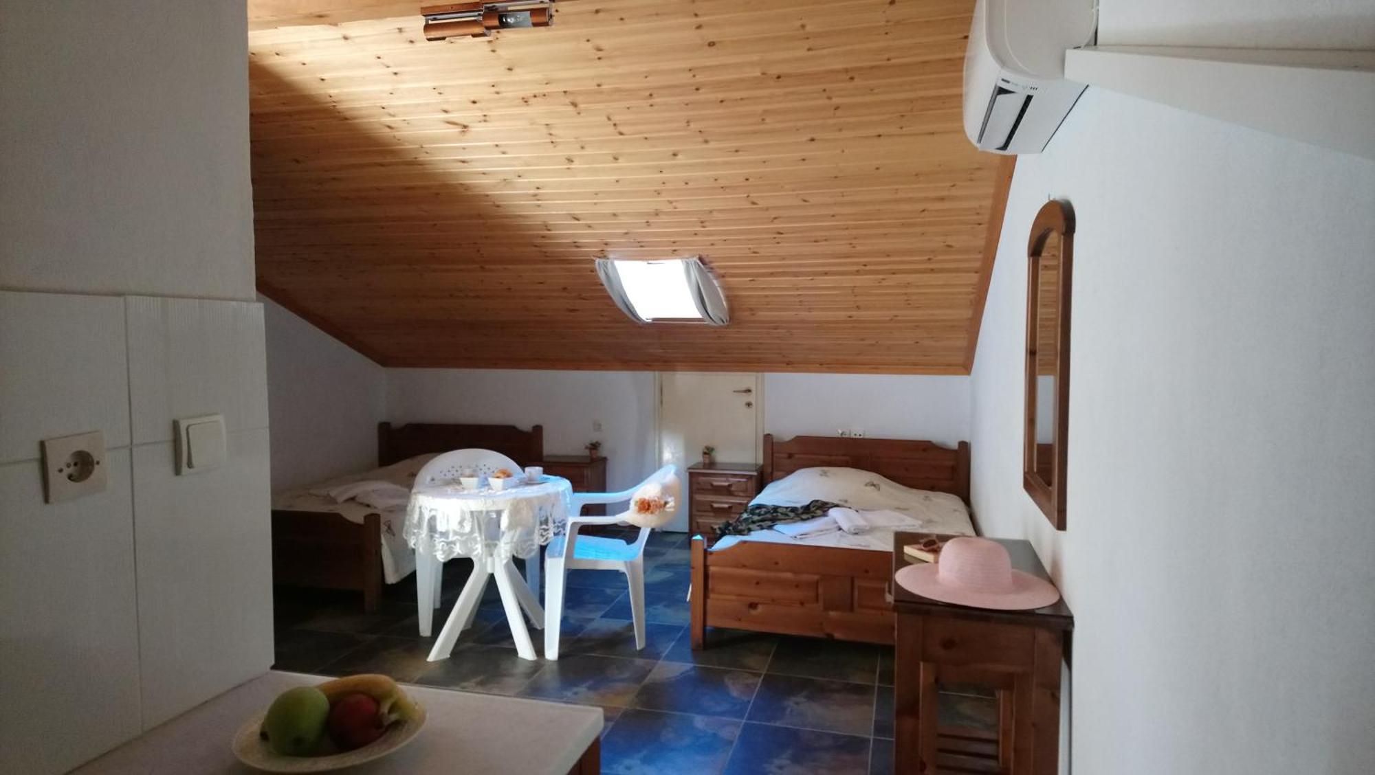 Kiwi Kastle Aparthotel Néa Fókaia Екстериор снимка