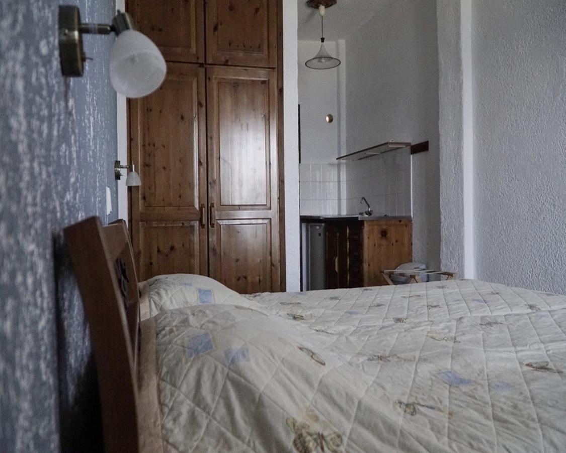 Kiwi Kastle Aparthotel Néa Fókaia Екстериор снимка